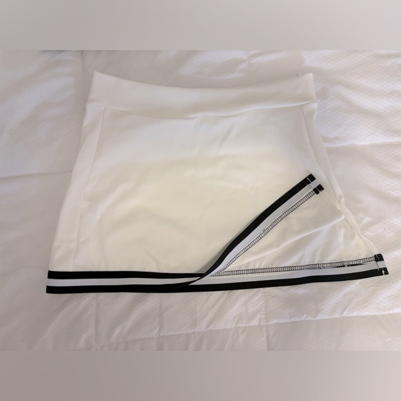 ✨ Never Worn SHEIN Cheerleader Costume w/ Pom-Poms - Size M - Picture 7 of 7